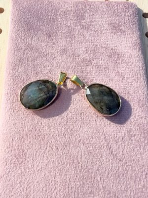 Pendentif serti ovale labradorite A