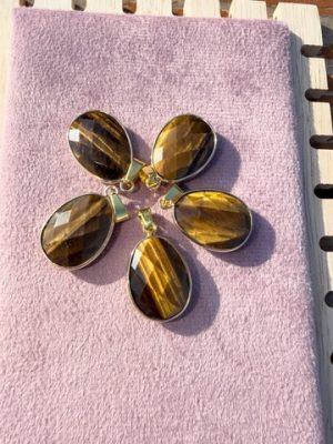 Pendentif serti ovale œil de tigre A