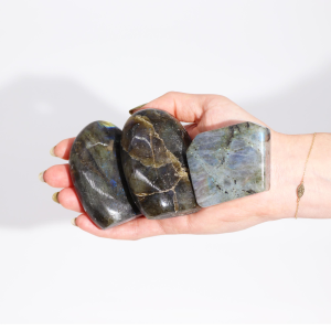 Précommande – Pierres tombales en labradorite de Madagascar (environ 80-168 g, 40-60 mm)